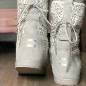 Tons Nepal boots size 8.5